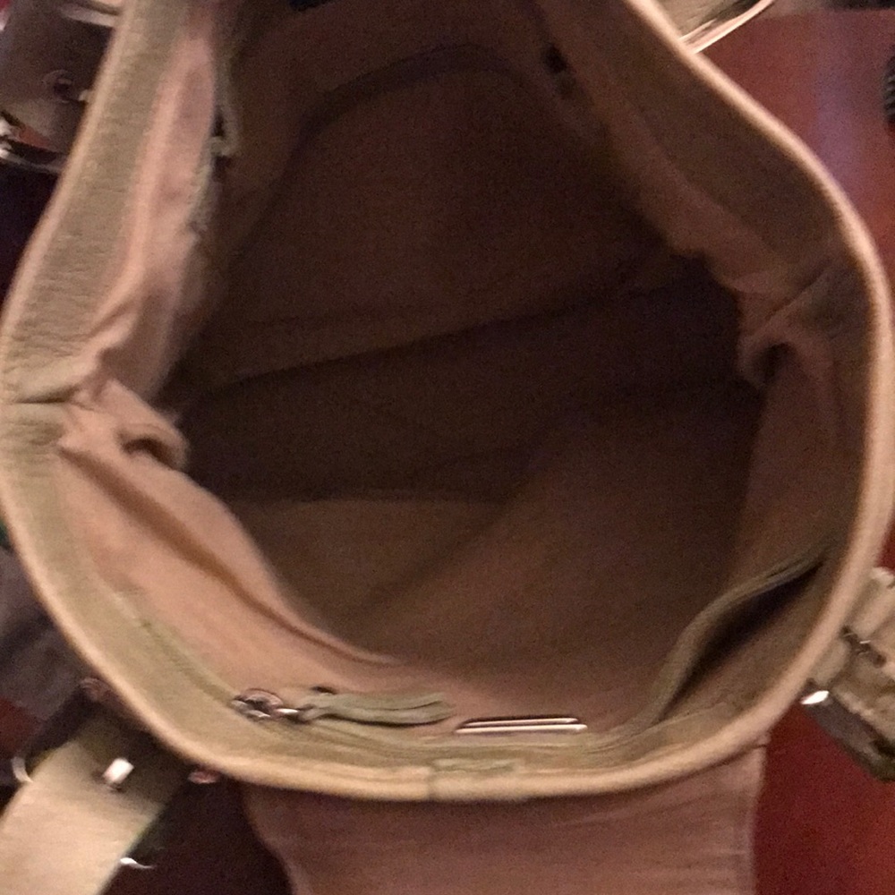 Light lime green. Genuine leather handbag. - Picture 6 of 6